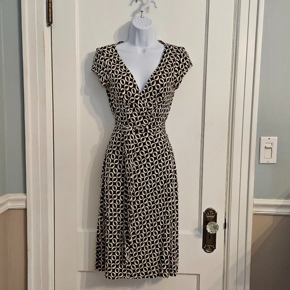 Diane Von Furstenberg Dresses & Skirts - Diane von Furstenberg (DVF) Silk Wrap Dress